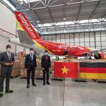 Máy bay Vietjet chuyển thiết bị y tế từ Đức về nước